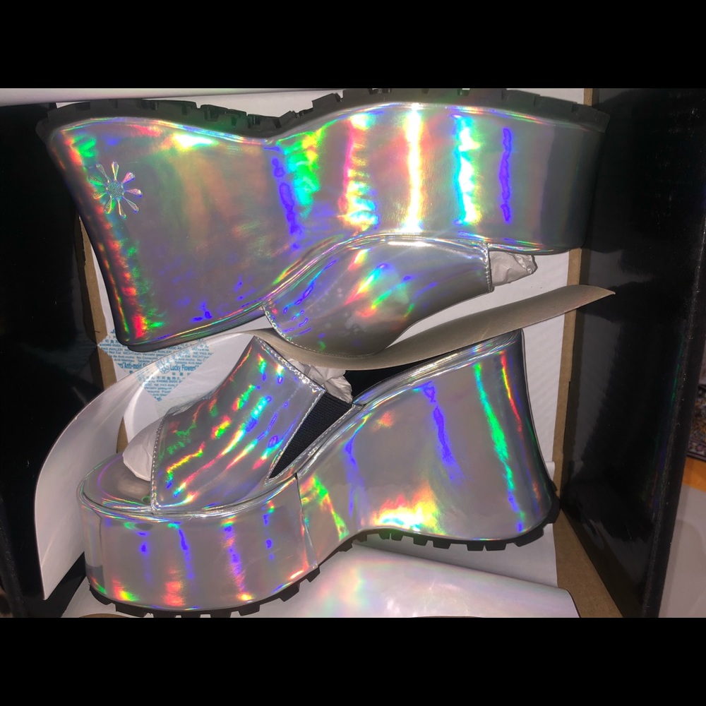 NEW Delia’s Chunky Holographic Platform Sandals